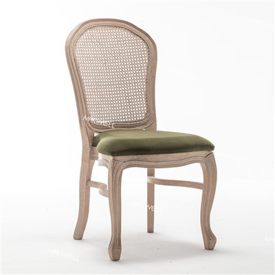 Трапезен стол от ратаново дърво